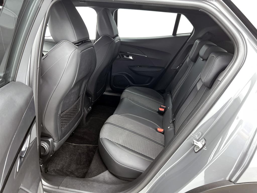 Peugeot E-2008 ev gt 50 kwh | rijklaar | adaptive cruise | icockpit | keyle