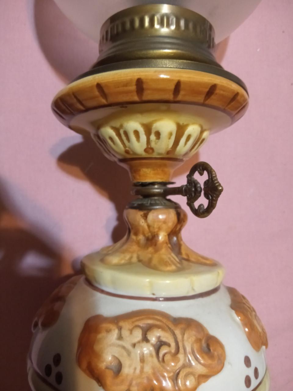 Oude Petroleumlamp omgebouwd naar elektrisch