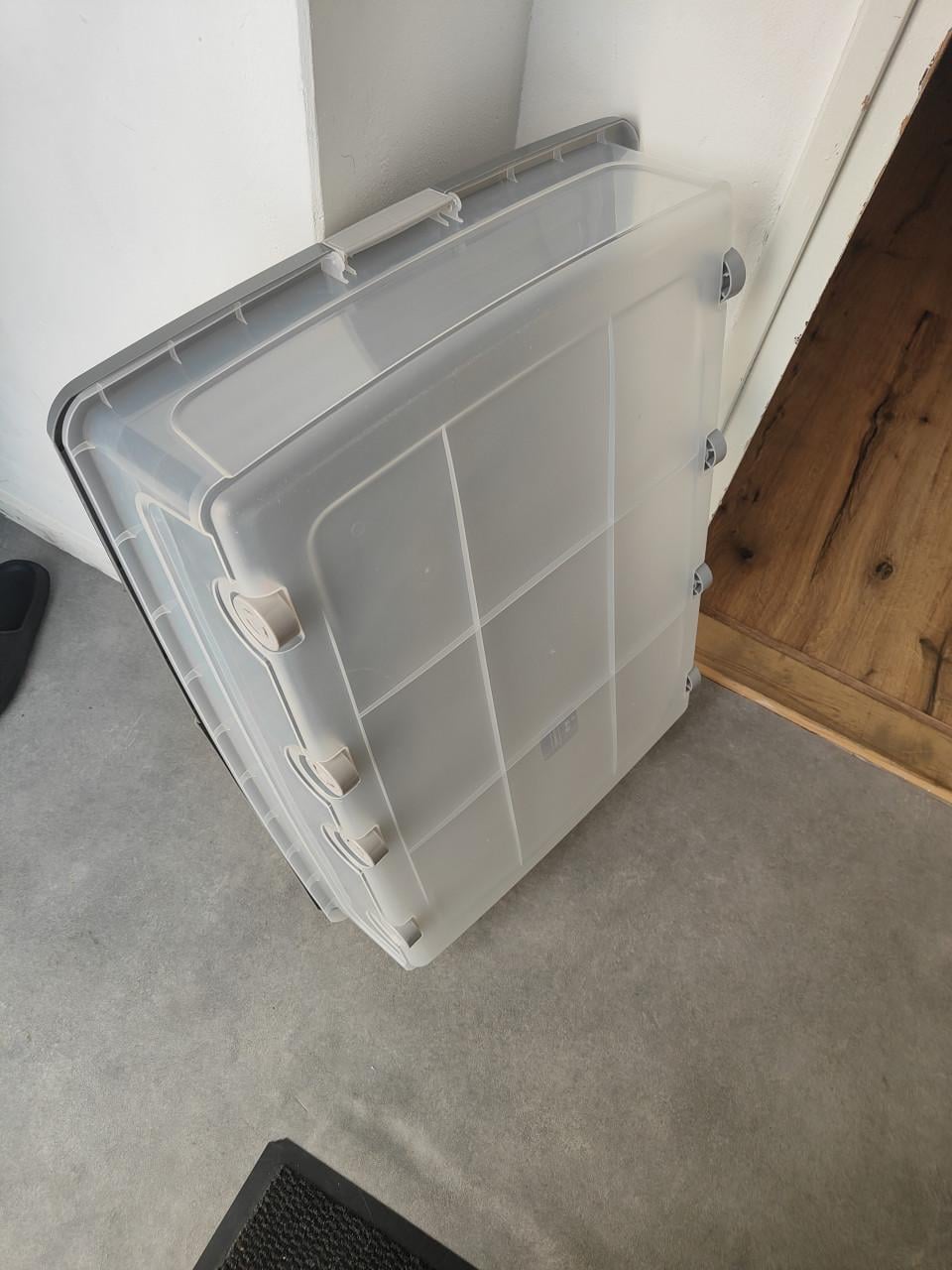 1 grote bedrollerbox