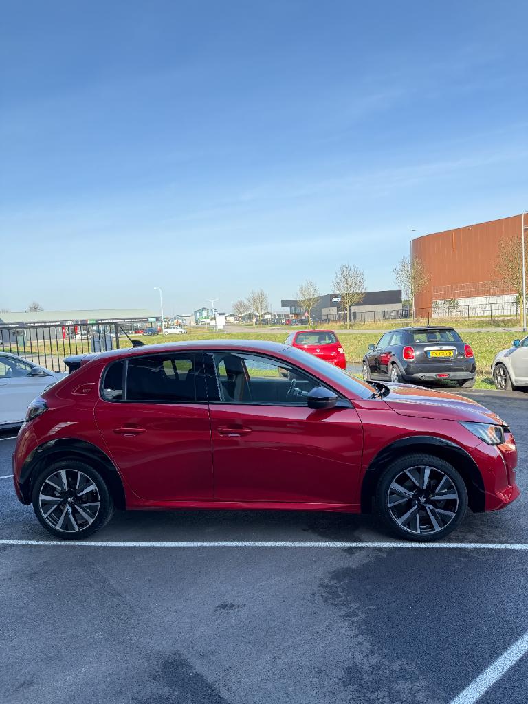 Peugeot 208 gt-line - 1.2 - automaat