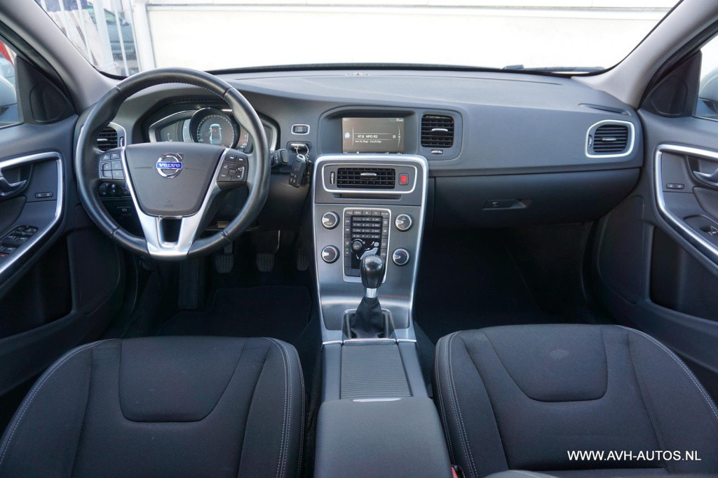 Volvo S60 1.6 t3 momentum