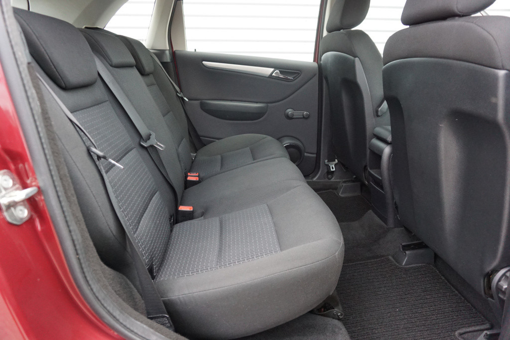 Mercedes-Benz B-Klasse 160 blueefficiency business class airco / cruise / b