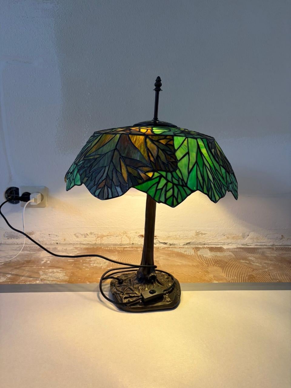 Tiffany Tafellamp met Groen Bladmotief