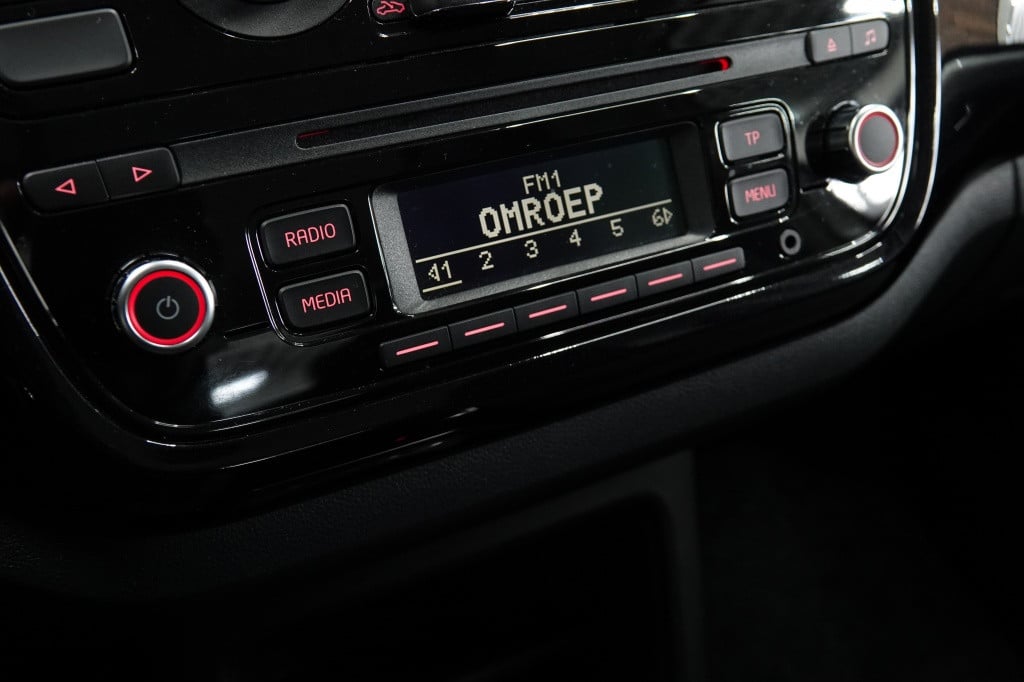 Volkswagen UP! 1.0 move up! | pdc | airco | automaat |