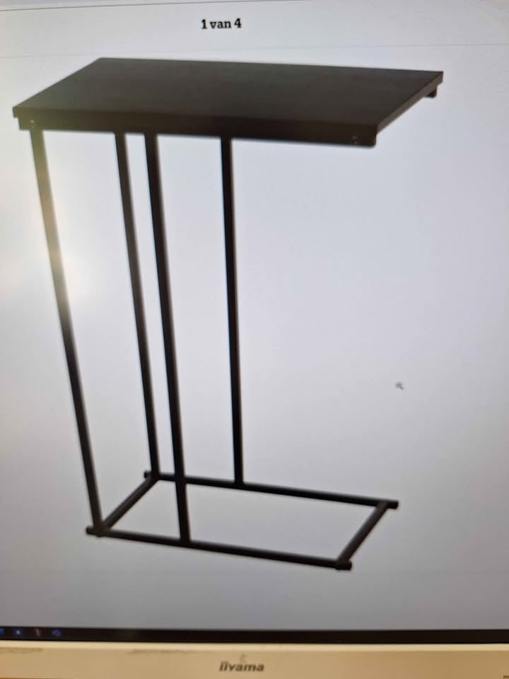 Zwarte bijzettafel van H&S nwstaat