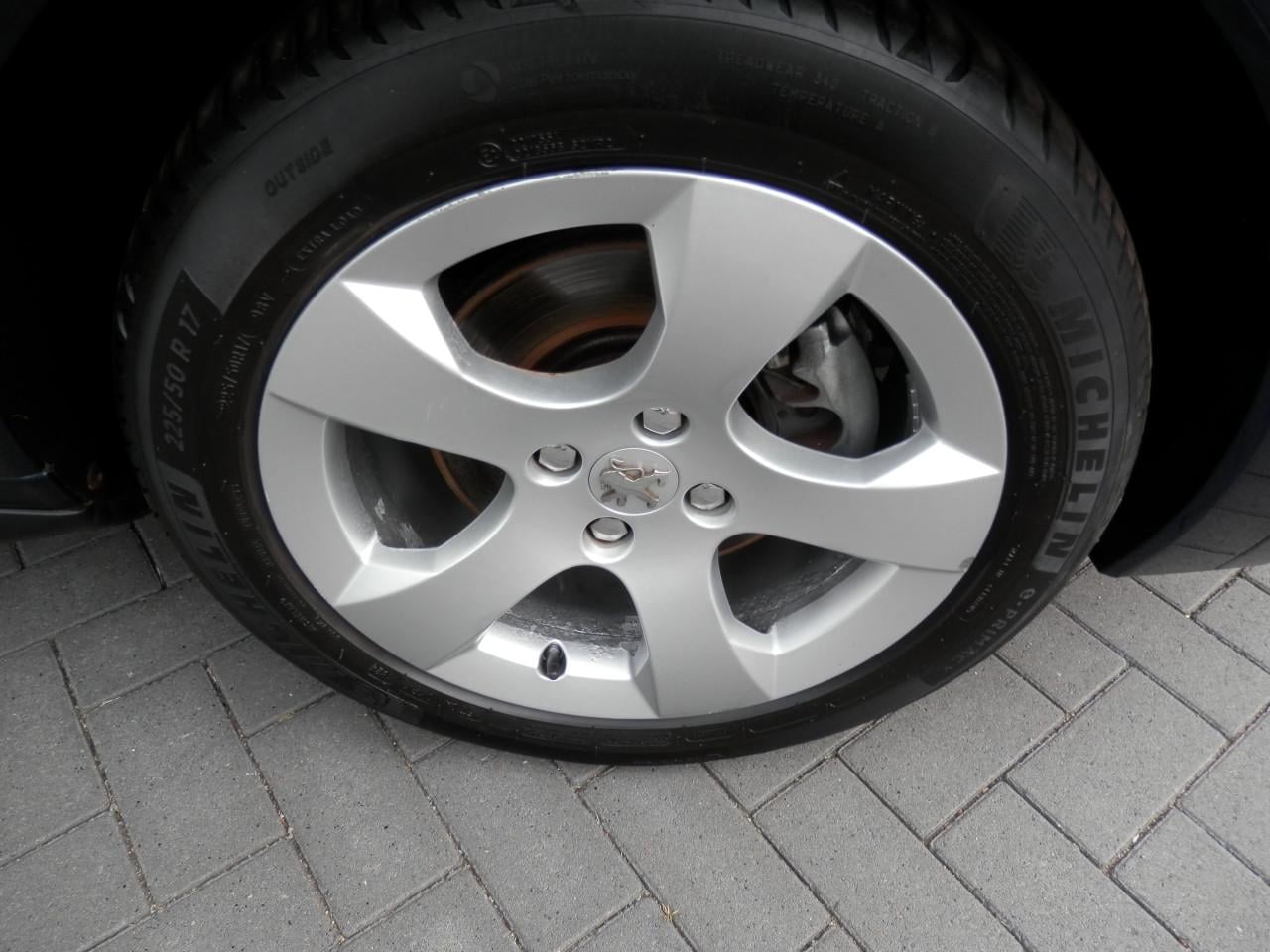 Auto Garant Biedt Aan: Peugeot 3008 1.6 THP ST
