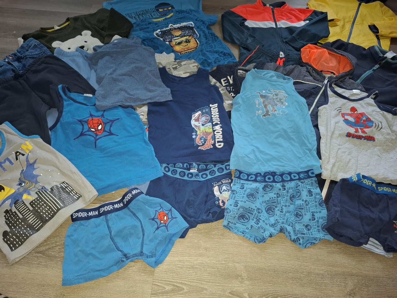 Pakket jongenskleding maat 110-116