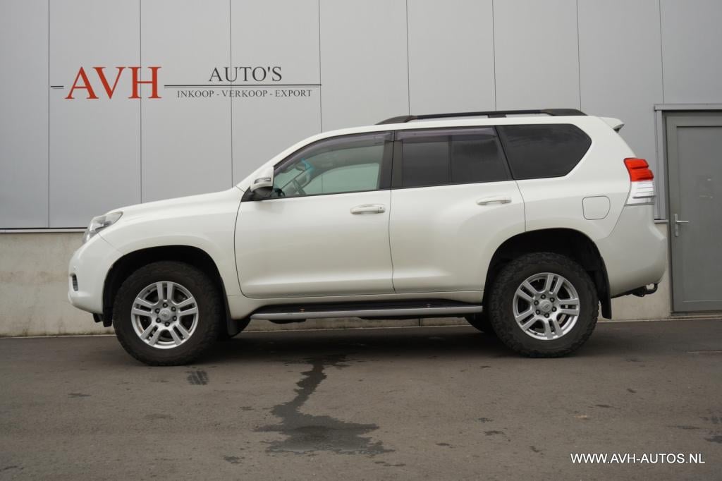 Toyota Land Cruiser 3.0 d-4d-f lx window van