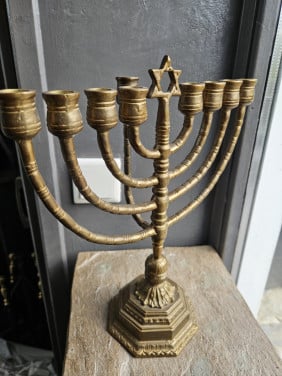 Prachtige grote zware antieke Joodse kandelaar, 9 armen....