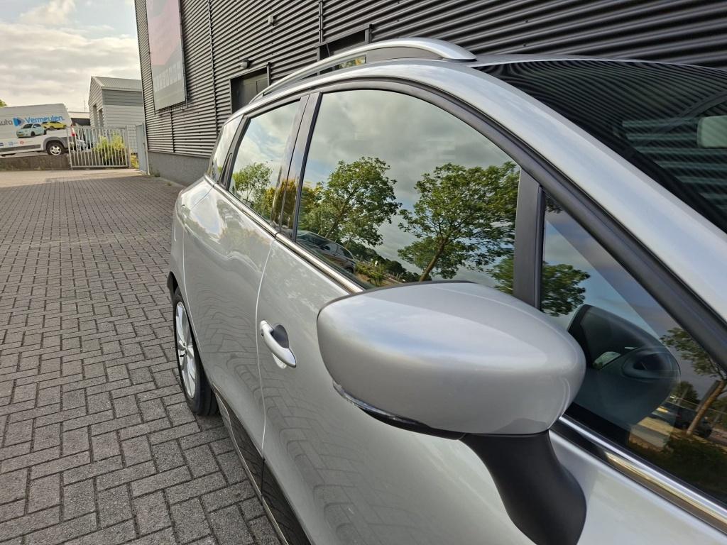 Renault Clio estate 0.9 tce intens