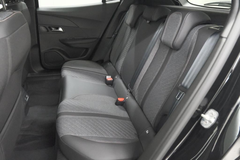 Peugeot E-2008 ev allure 54 kwh | 11 kw lader | warmtepomp | apple carplay 