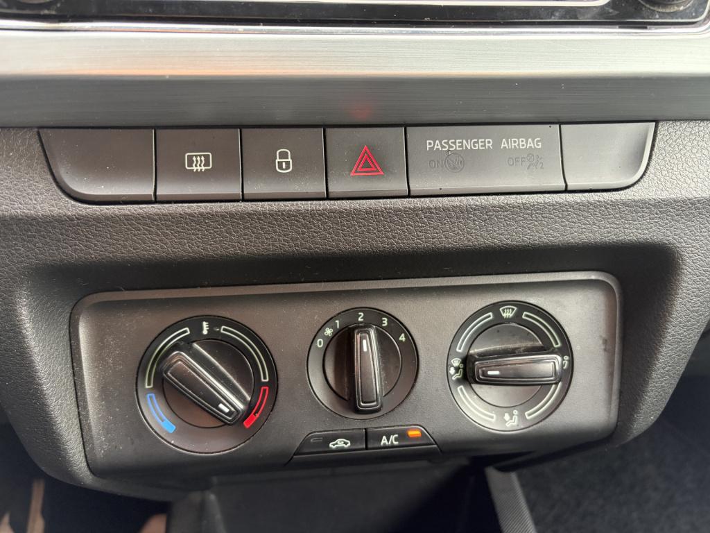 Skoda Fabia combi 1.0 tsi ambition business | navi | trekhaak | airco!