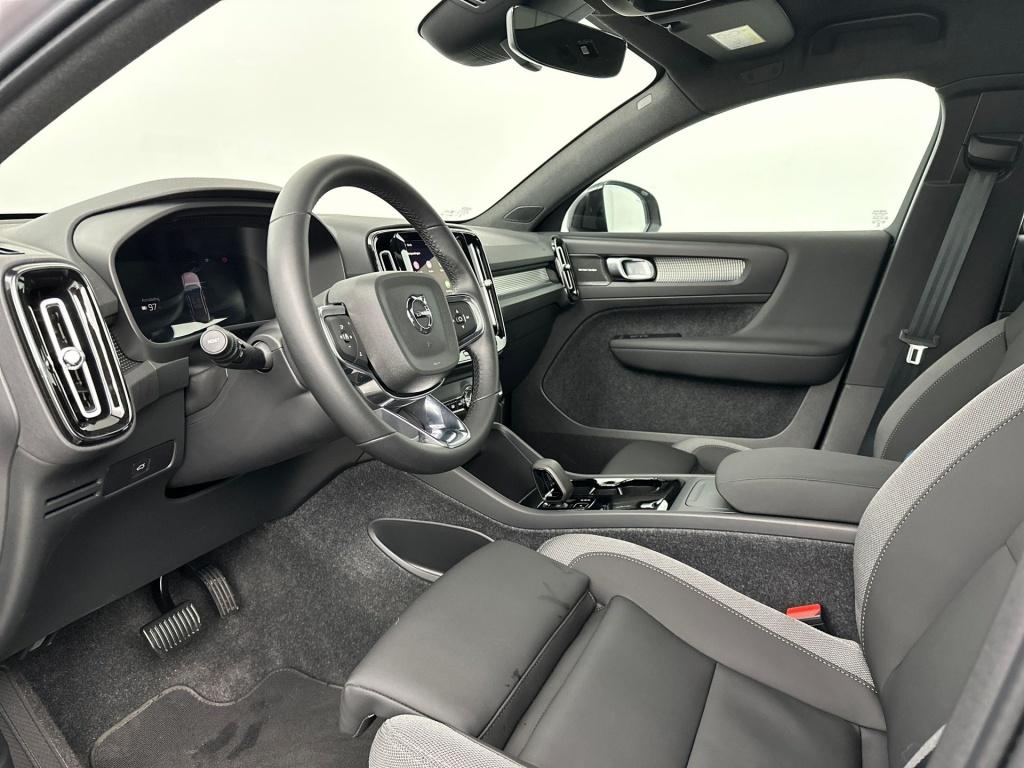 Volvo Ec40 extended range plus dark