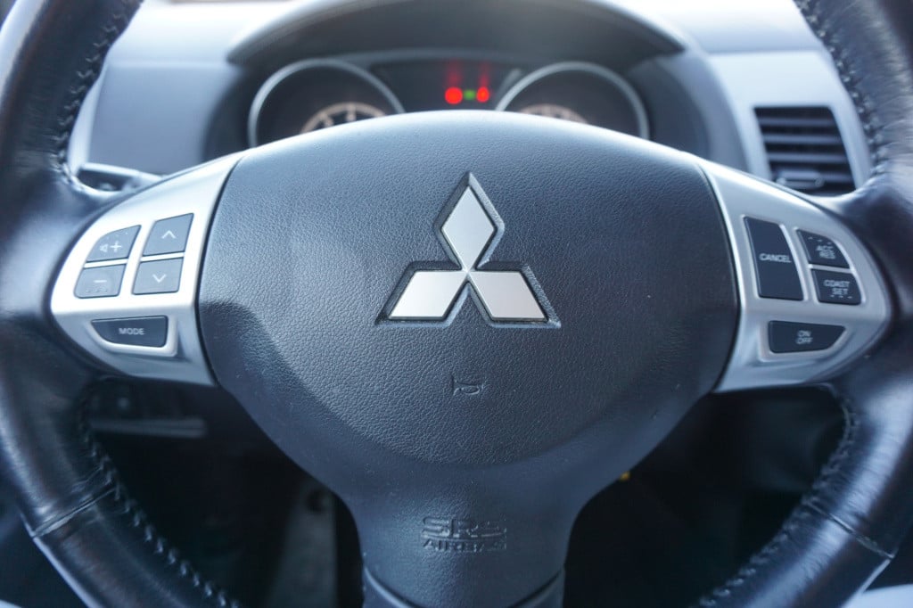 Mitsubishi Outlander 2.0 intro edition airco / navi / cruise / camera / lm 