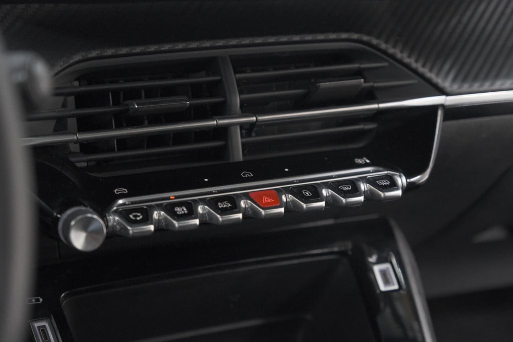 Peugeot 208 puretech 100 active | parkeersensoren | navigatie | apple carpl