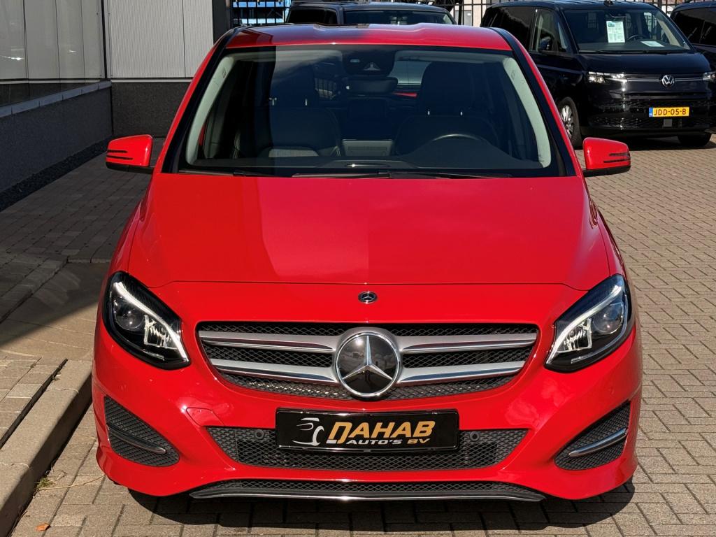 Mercedes-Benz B-Klasse b180 | navi | half leder | stoelverwarming | trekhaa