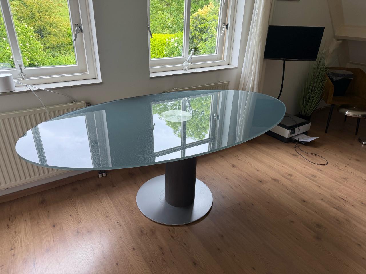 Eetkamertafel glas ovaal