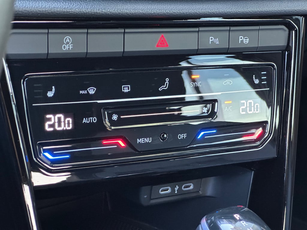 Volkswagen T-roc 1.5 tsi 150pk dsg r-line | camera | keyless | elek. achter