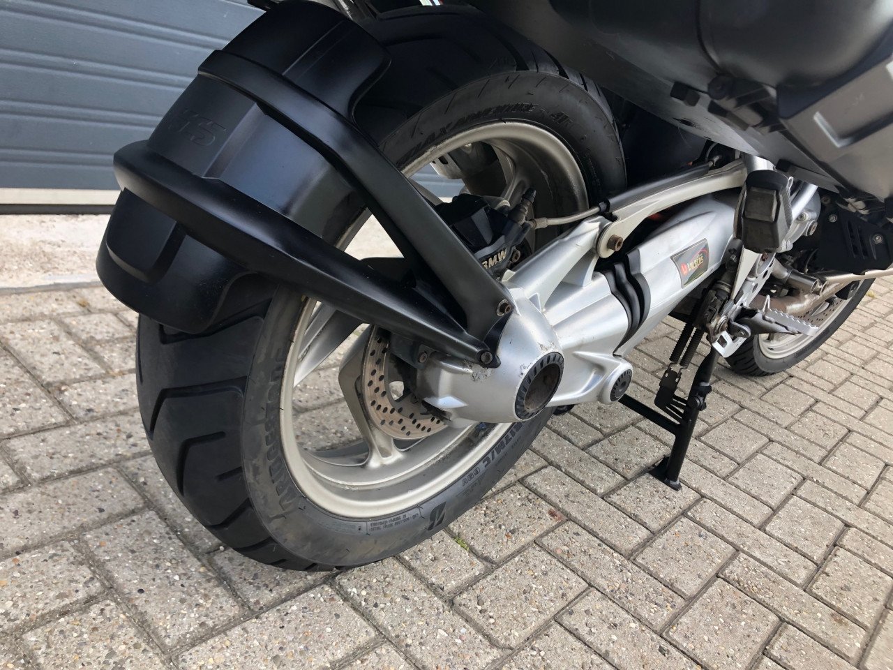 BMW R1200GS. 2010 met 142 dkm, ABS, valbeugel, zijkoffers rijklaar €5250,-