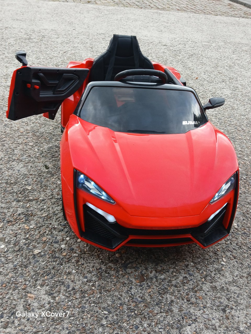 Elektrische kinderauto