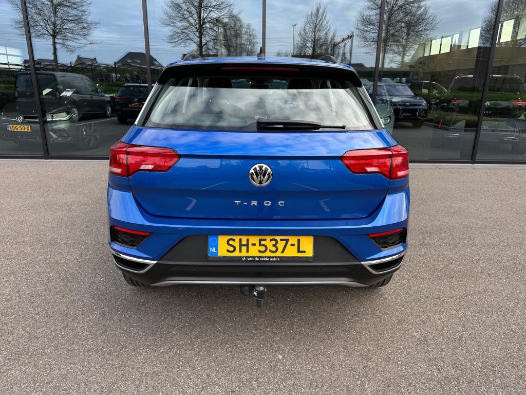 Volkswagen T-roc 1.5 tsi 150pk style | trekhaak | navi | camera | carplay |