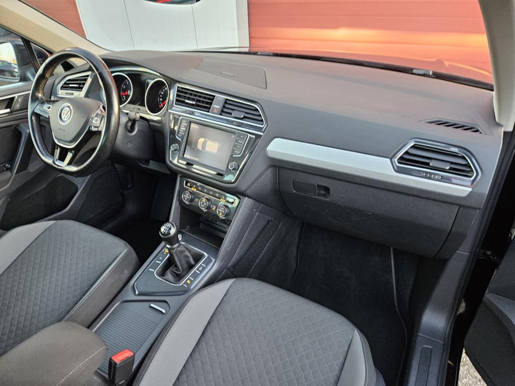 Volkswagen Tiguan 1.4 tsi act connected series | pano | acc