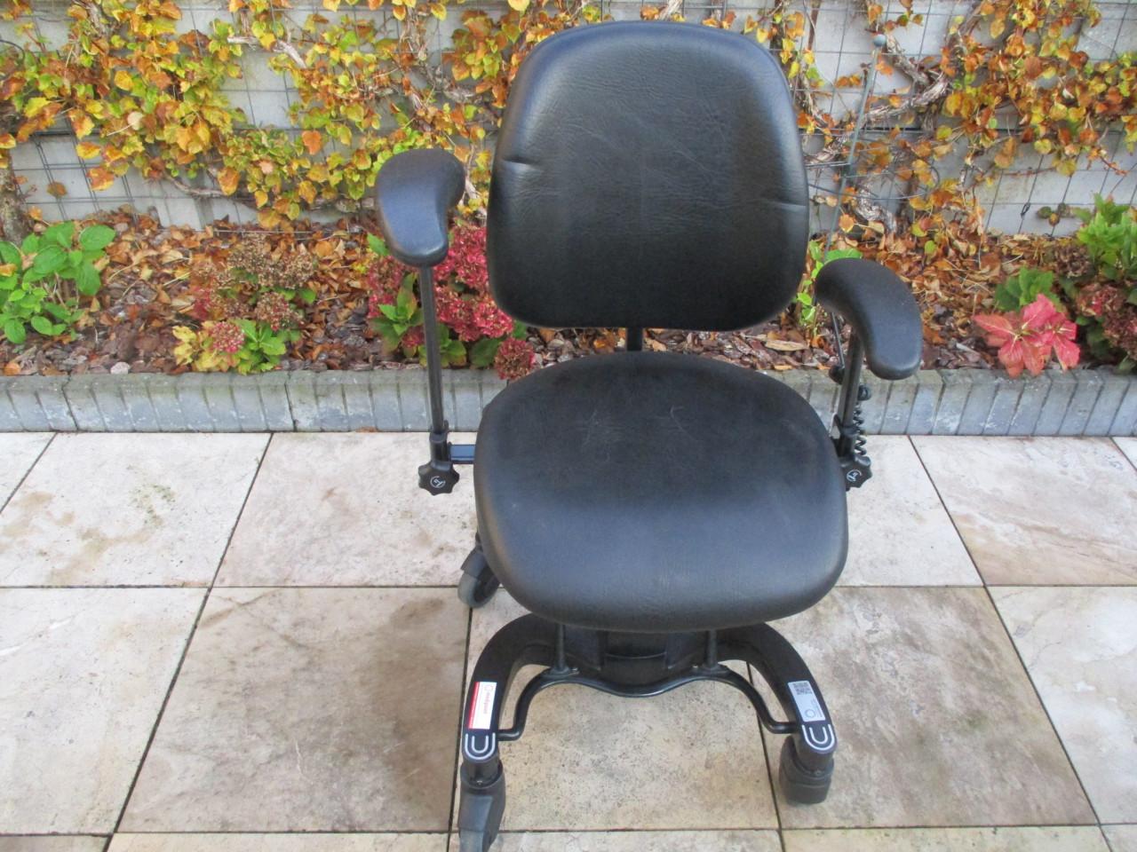 Zgan Vela Tango 700 EB trippelstoel met elektrisch hoog-laag bediening