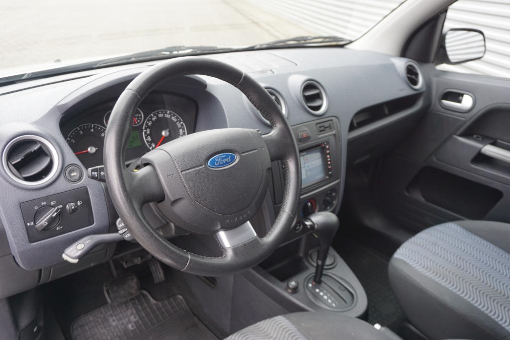 Ford Fusion 1.6-16v futura automaat - airco / navi / cruise / elektr. ramen