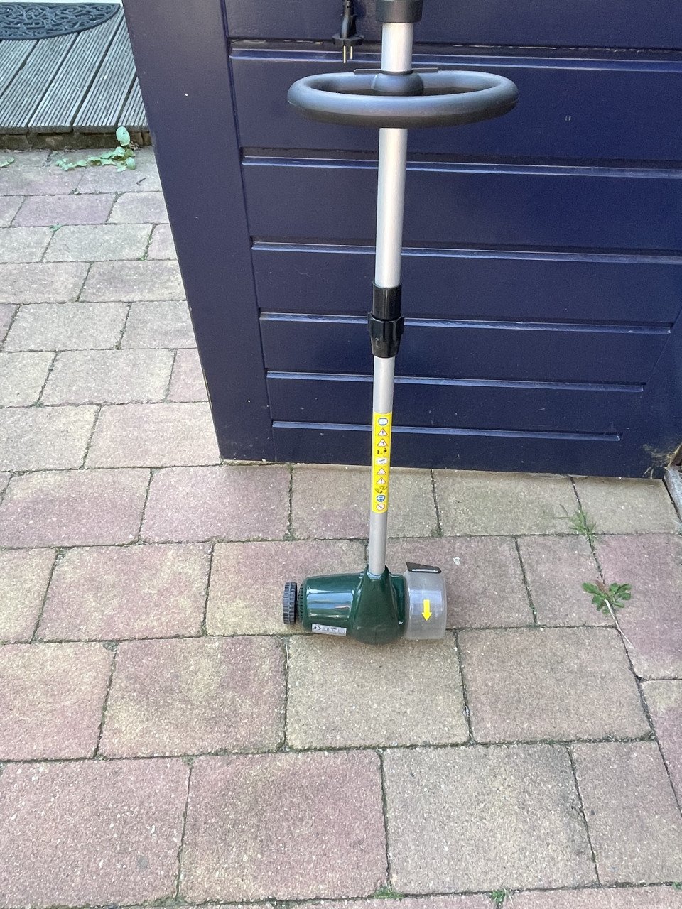 Electrische onkruidborstel
