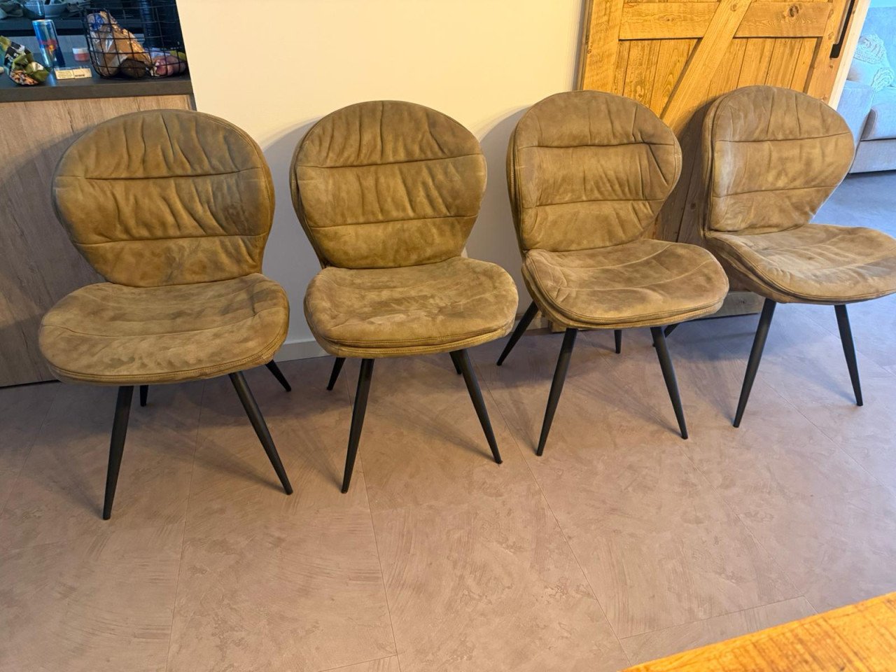 4 Eethoekstoelen, kleur groen