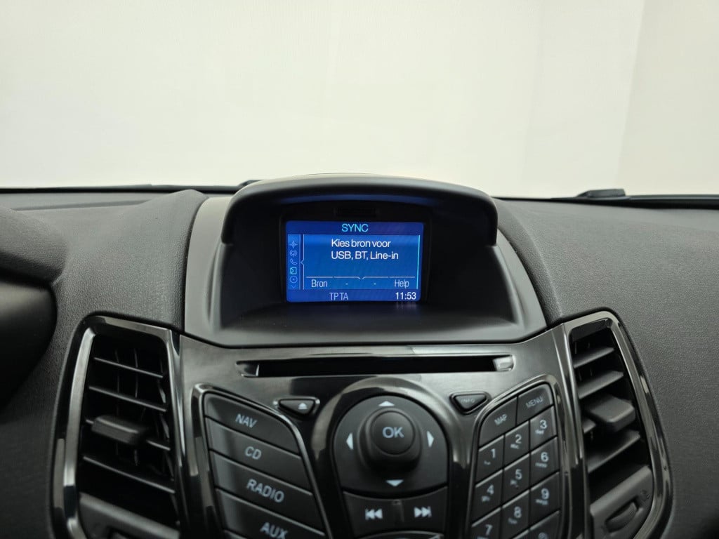 Ford Fiesta occasion titanium uitvoering met cruisecontrol en bluetooth | t