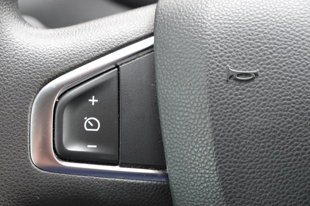 Renault Master t33 2.3 dci 135 l2h2 met laadklep