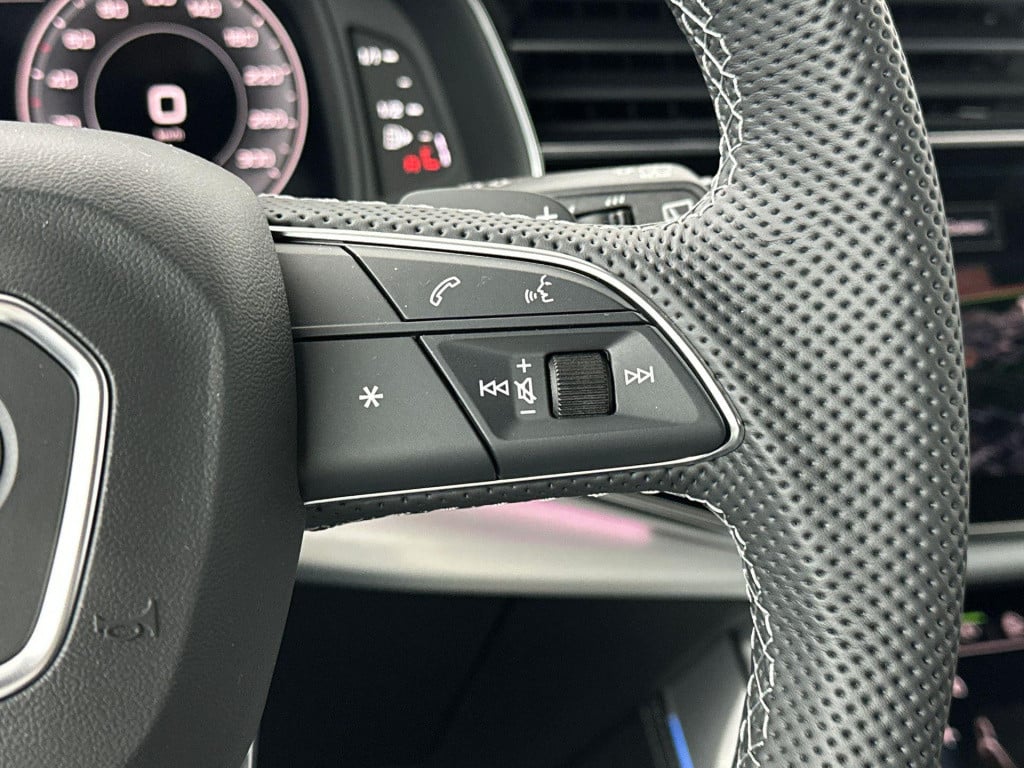 Audi Q8 pro line s 55 tfsi e 290 kw / 394 pk suv 8 versn.
