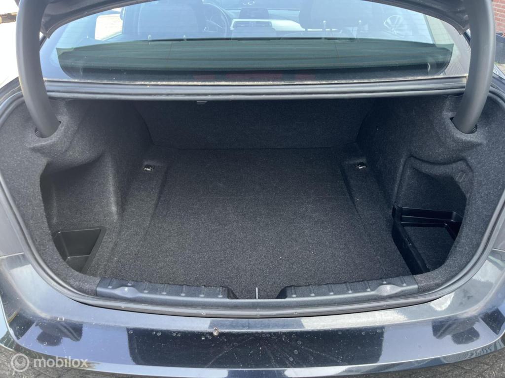 BMW 3-serie 320i high executive | orig. nl | lees tekst