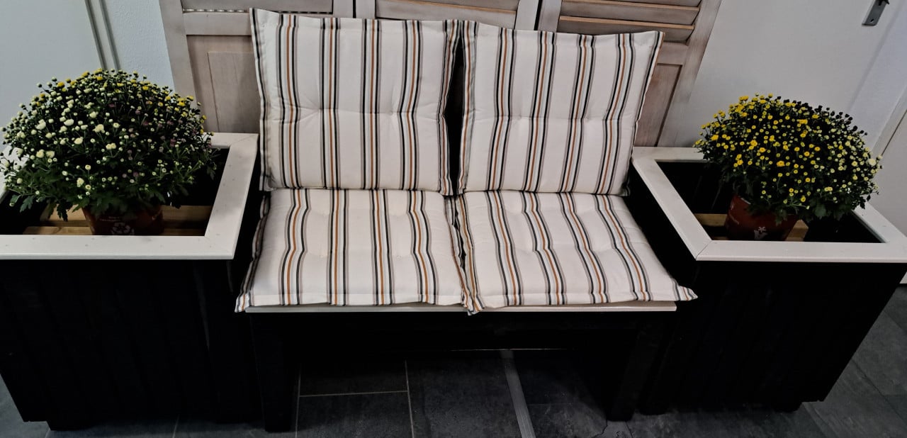 Mooie, stevige tuinbank incl. 2 plantenbakken - strak design