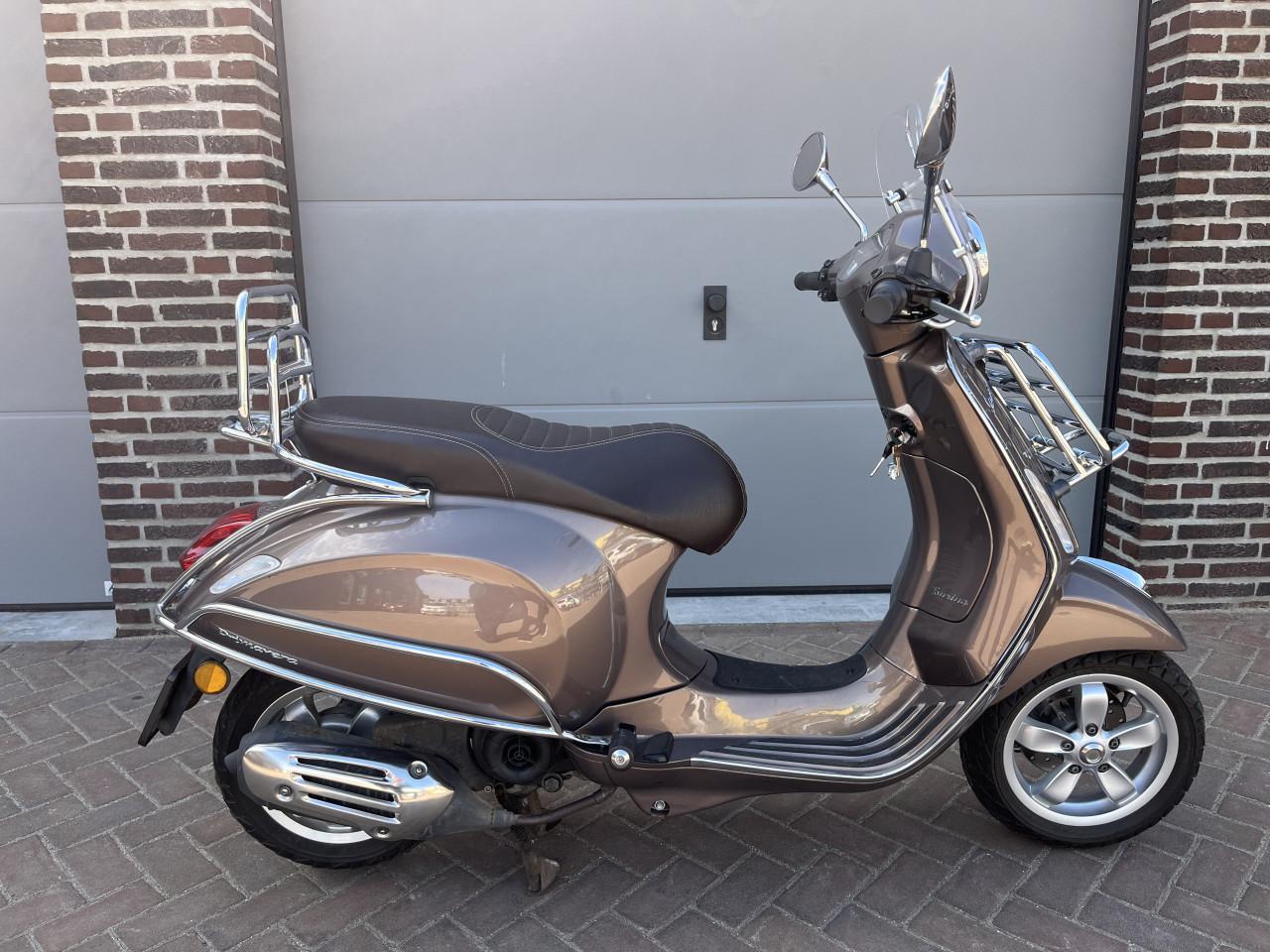 Vespa Piaggio Primavera touring