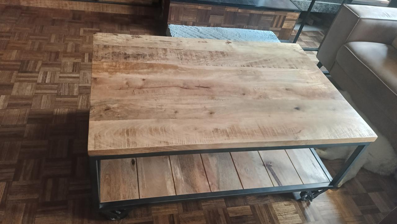 Zware massieve salontafel