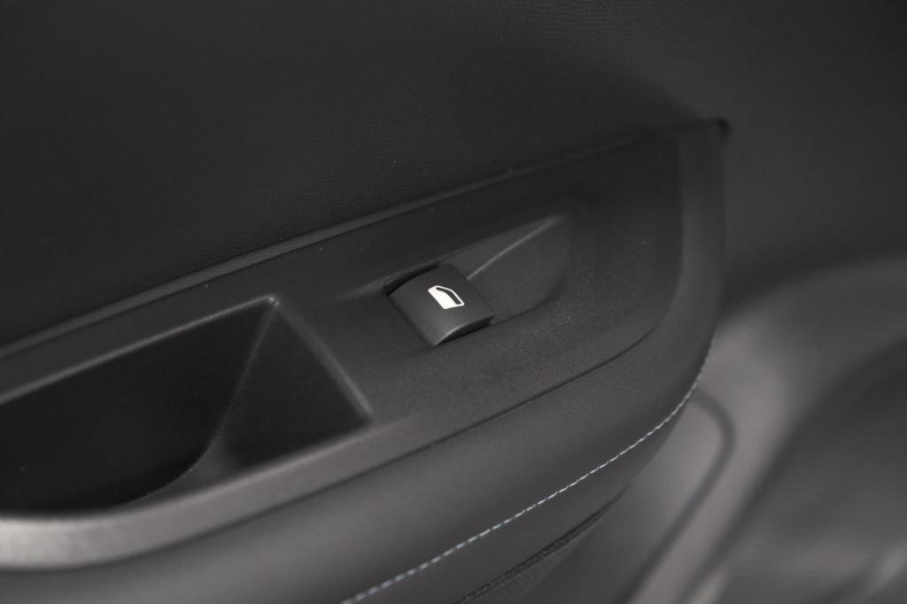 Peugeot 2008 puretech 130 blue lease allure | camera | navigatie | parkeers