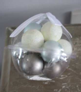 Set van 12 kunststof kerstballetjes
