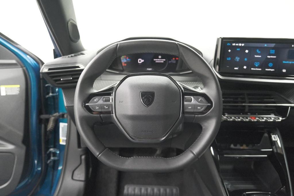 Peugeot E-2008 ev allure avantage 54 kwh | 98% soh | 11 kw lader | apple ca