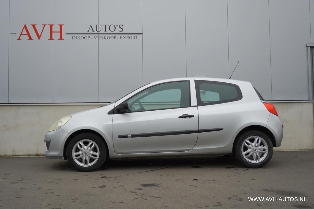Renault Clio 1.2-16v business line