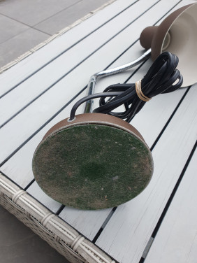 Prachtige vintage jaren 60 bruine metalen Tafel/bureaulamp....