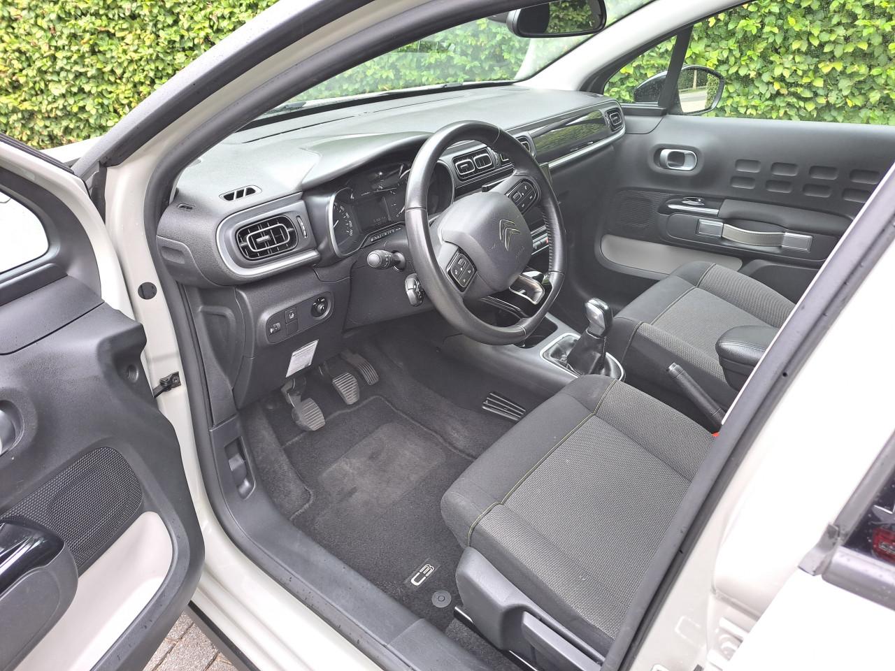 Te Koop Citroën C3 PureTech 1.2 Shine van bouwjaar 30 oktober 2017.