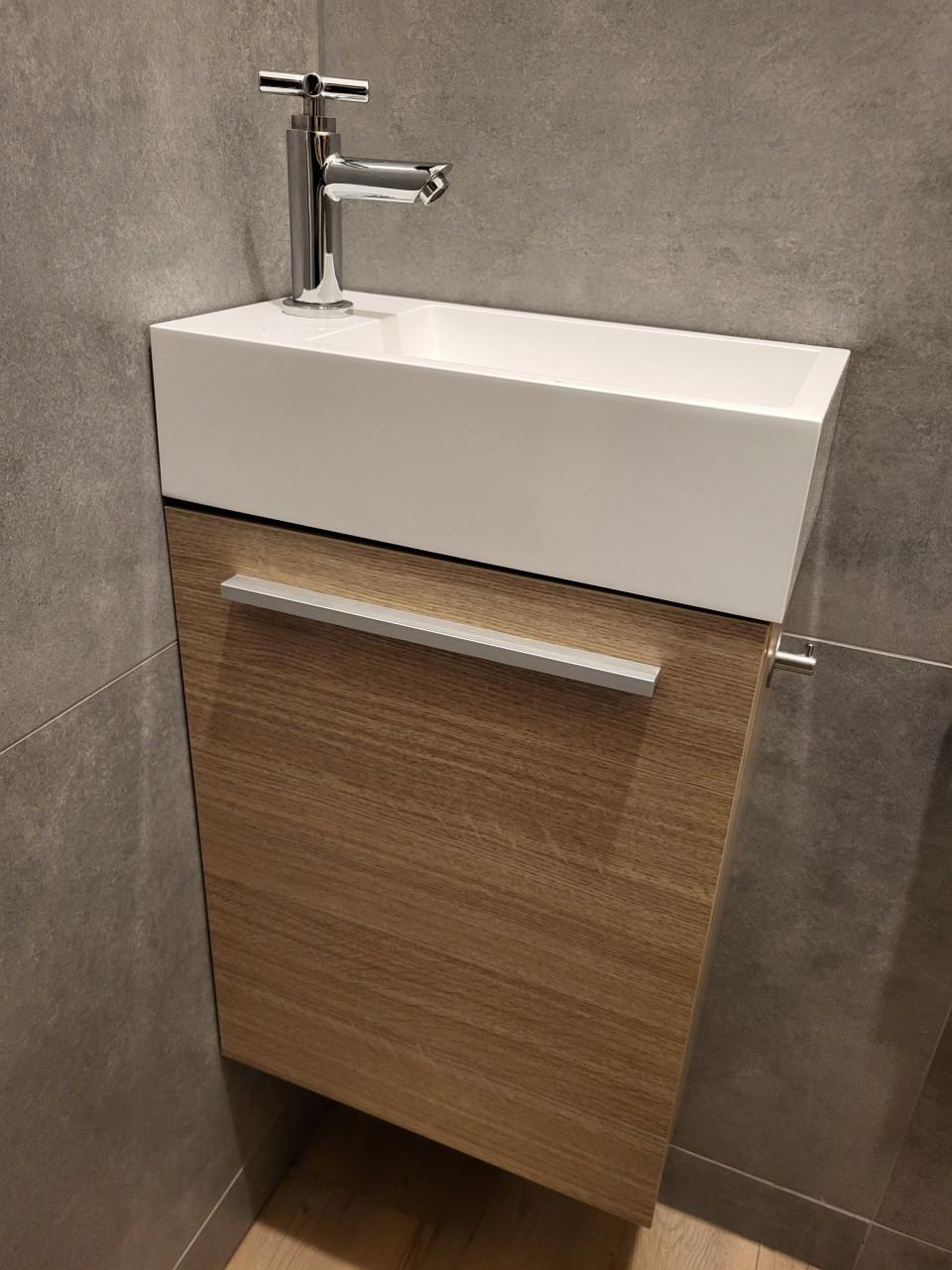 Toilet wasbakje en kastje