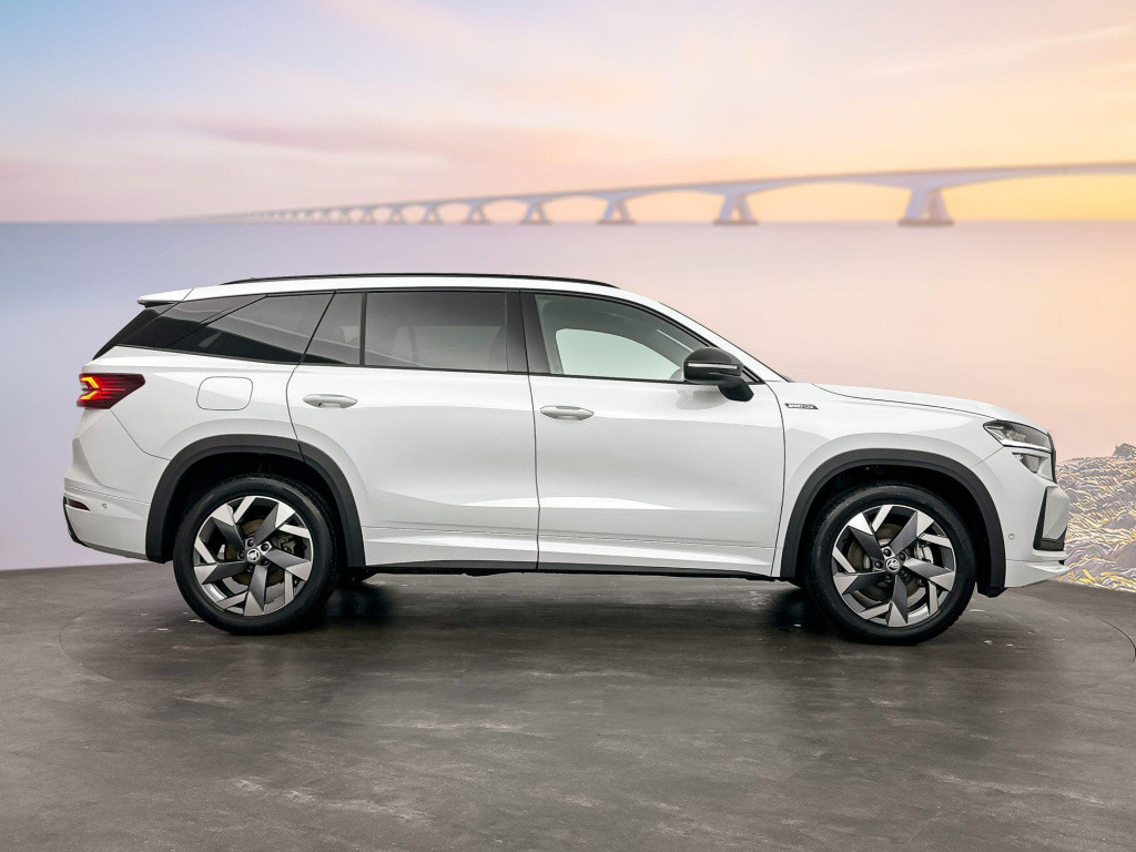 Skoda Kodiaq 1.5 tsi phev sportline business trekhaak - lm 19 inch - 360 ca