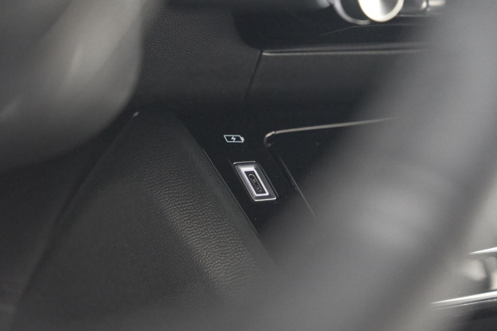 Peugeot 2008 hybrid 136 e-dcs6 allure | 360 camera | dodehoekdetectie | nav