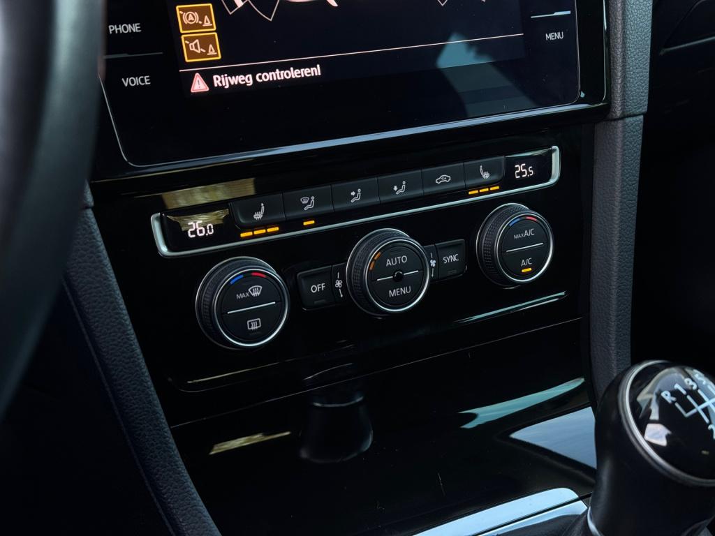 Volkswagen Golf 1.0 tsi join * virtual cockpit * navigatie * stoelverwarmin
