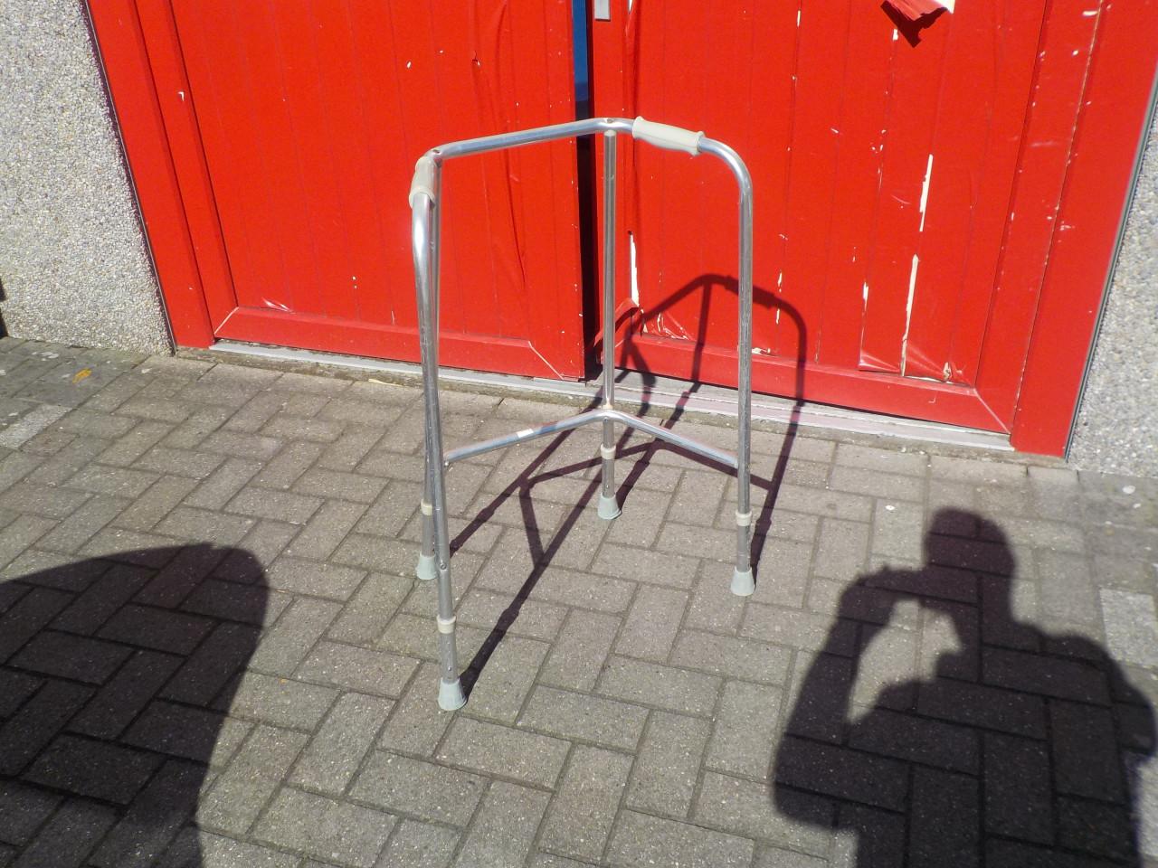 Looprek in hoogte verstelbaar in zeer goede staat