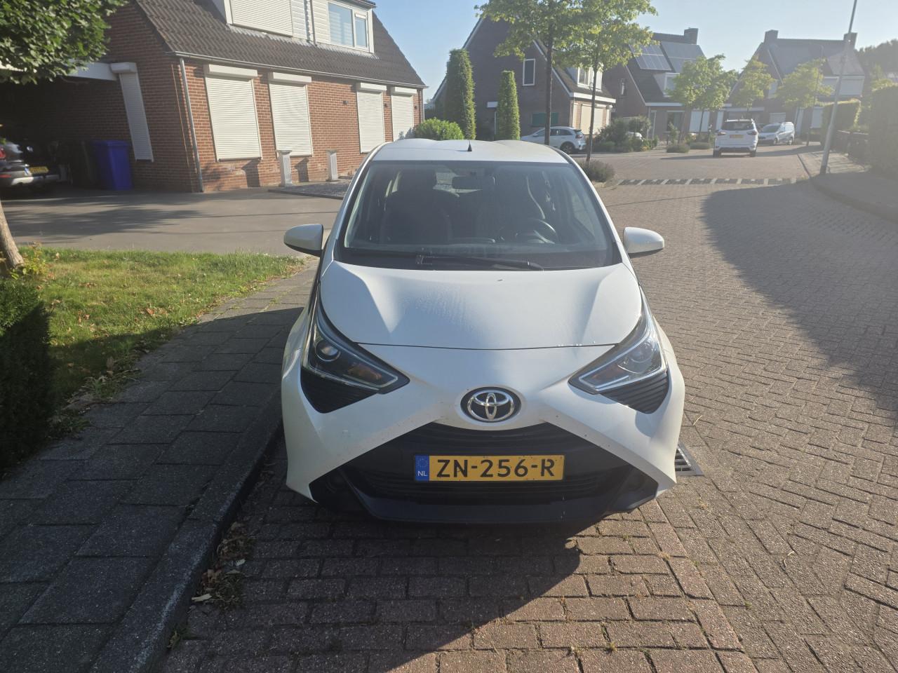 Toyota Aygo 1.0 Vvt-i 72pk 5D 2019 Wit airco camera elec ramen