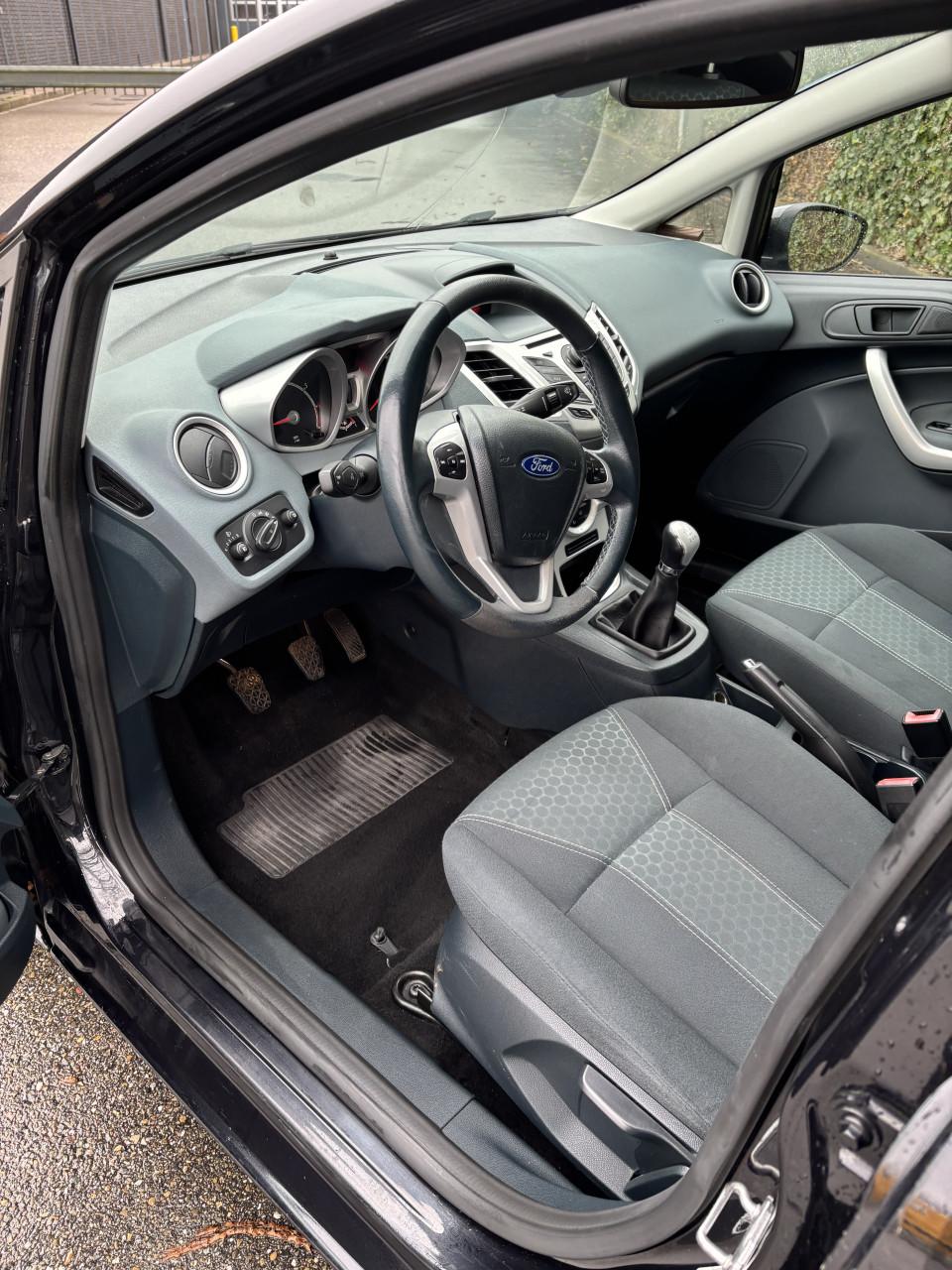 Ford Fiësta 1.25 60KW 5DR 2010 Zwart